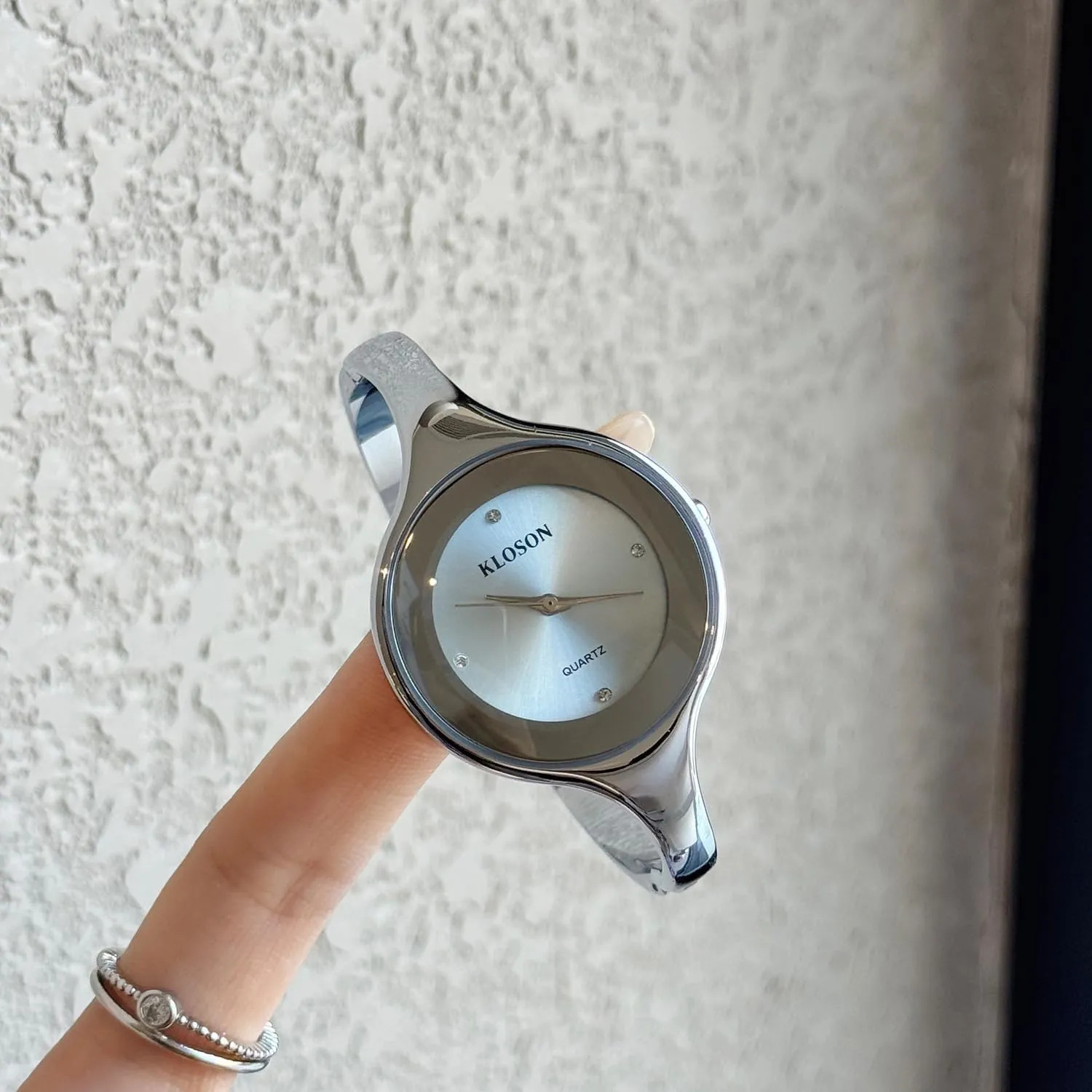 Band Wristwatch for Ladies FANMIS Women's Vintage Bangle-Style Analog Quartz Watch Fashion Waterproof cooperation clue traditional terminology delight Bracelet Dress Watch Round Dial Stainless Steel 