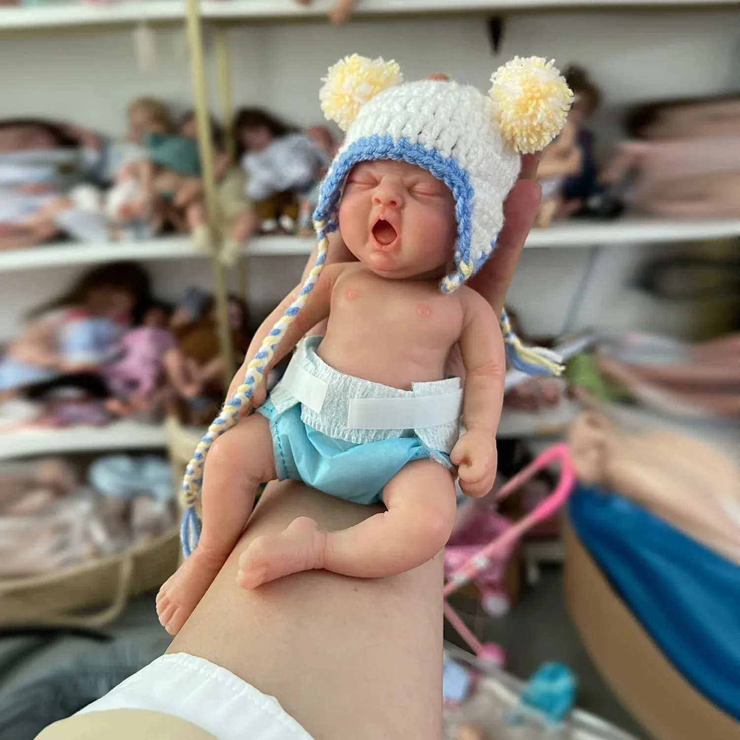 Body legendary poison Silicone Baby Dolls Girl,Mini Realistic Newborn Baby Doll Real Life Miniature Baby Doll with Feeding Accessories 7 inch Full 