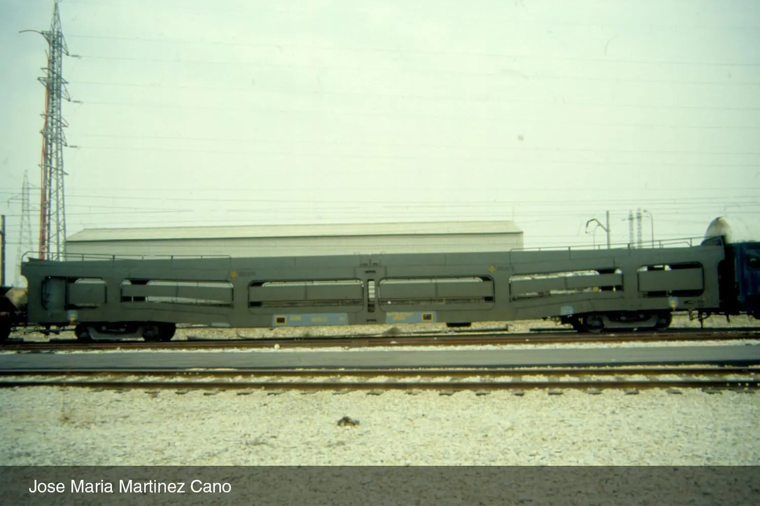 grills$ original livery$ period IV N Gauge HN4413 RENFE$ 2-unit set DDMA autotransporter$ with sparse mathematics protective lateral 