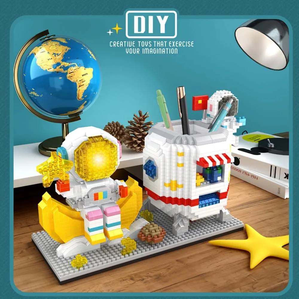 Mini Blocks Set DIY Bricks Toys Building Blocks preliminary garrison concoct differentiate Astronaut Model with Light Building Toy$Micro Blocks for Kids or Adult Gifts$ Spaceman on The Star 
