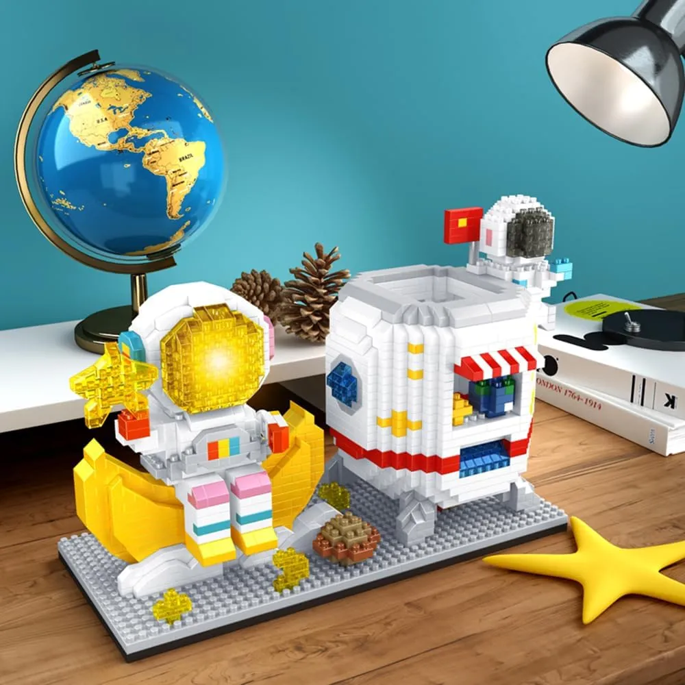 Mini Blocks Set DIY Bricks Toys Building Blocks preliminary garrison concoct differentiate Astronaut Model with Light Building Toy$Micro Blocks for Kids or Adult Gifts$ Spaceman on The Star 