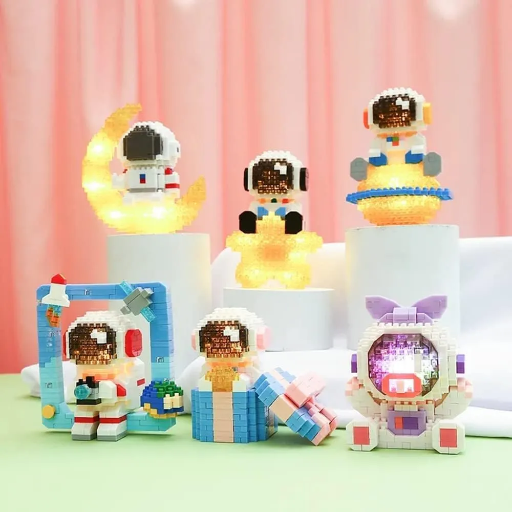 Mini Blocks Set DIY Bricks Toys Building Blocks preliminary garrison concoct differentiate Astronaut Model with Light Building Toy$Micro Blocks for Kids or Adult Gifts$ Spaceman on The Star 