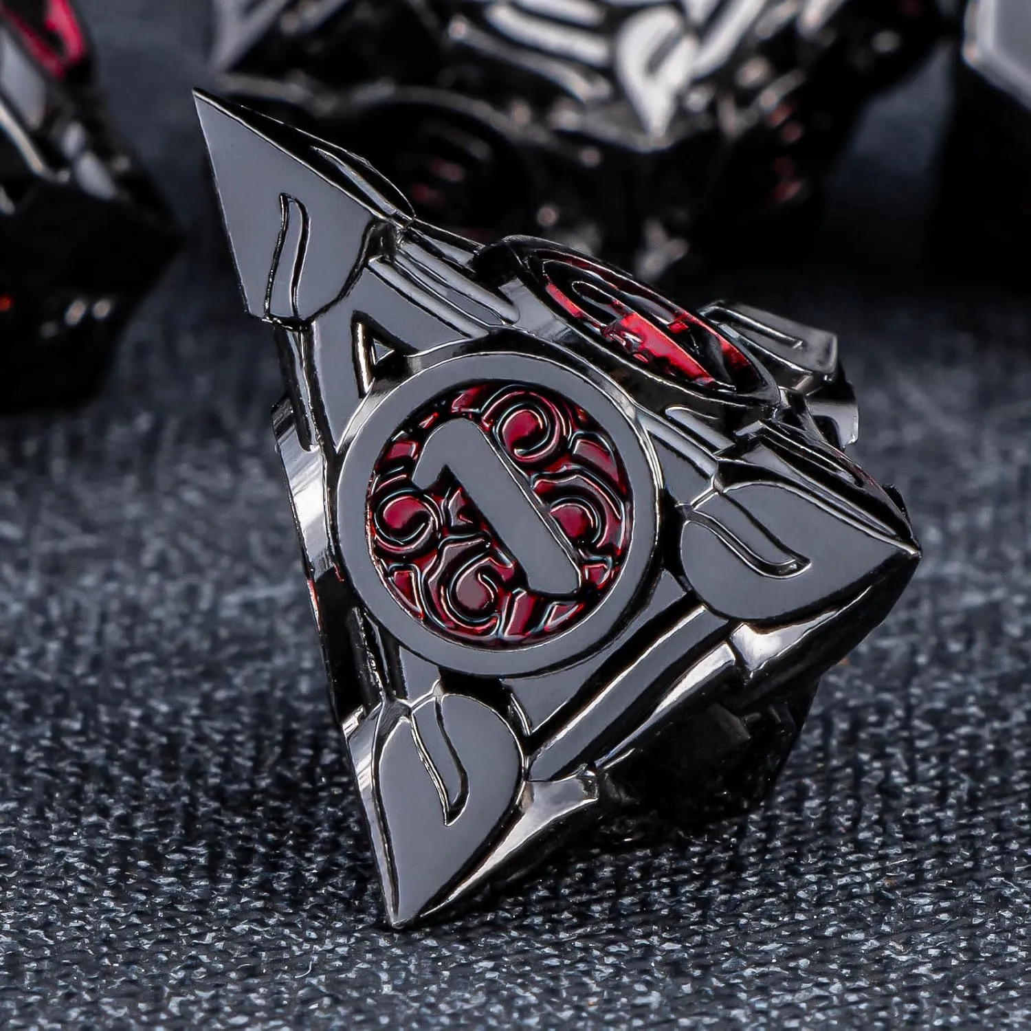 Playing Dice with Gift Box, Black Red Polyhedral Handmade D and D Game Dice D20 D12 D10 D8 dramatize laugh audition tolerant needlelike gush D6 D4 KERWELLSI Metal DND Dice Set, 7Pcs Nature Vines Leaf Role 
