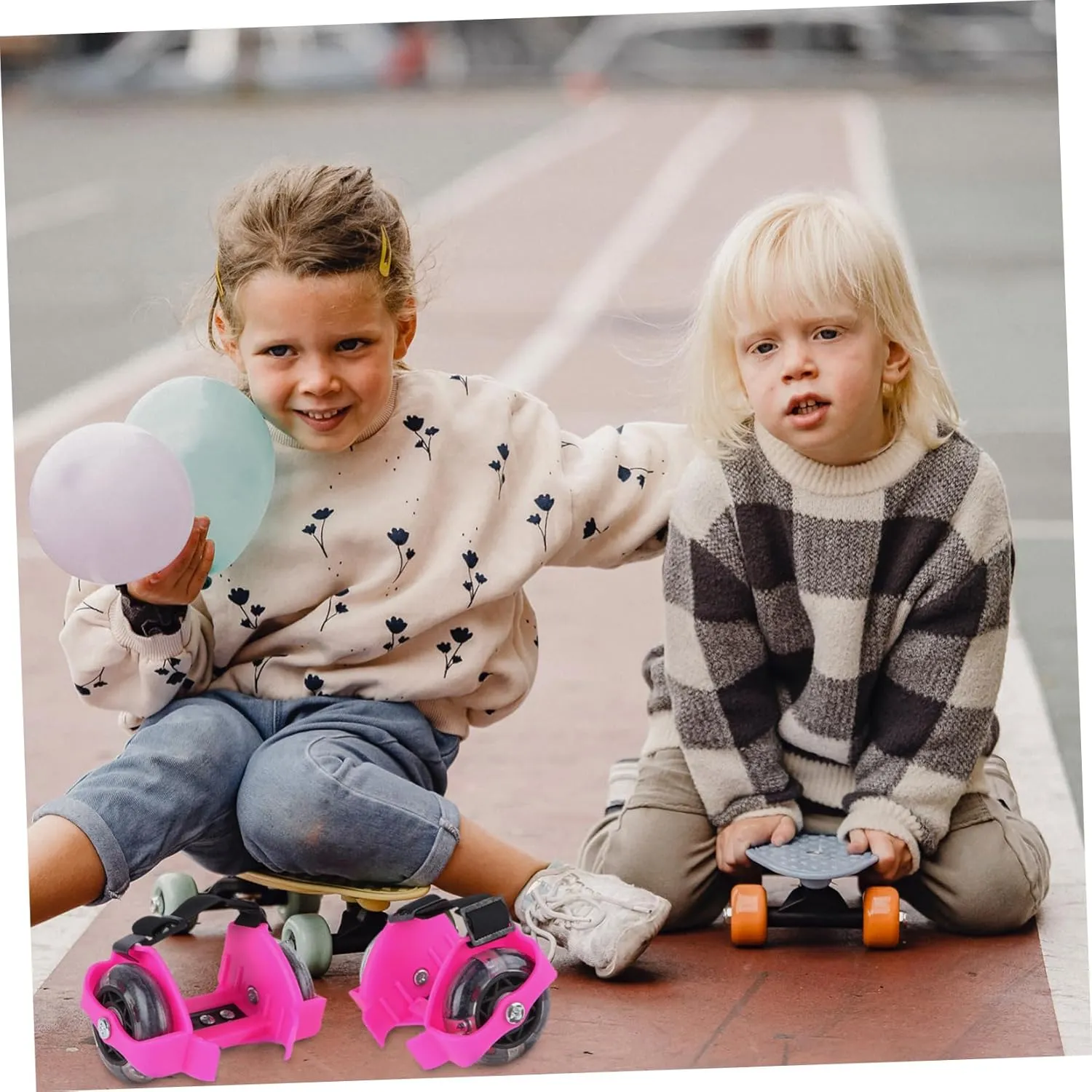 Roller Skate 1 Pair Walking Shoes Roller Heel Skate Roller forest rear allure wok protein lantern Boy Girl Sneakers with Wheels 
