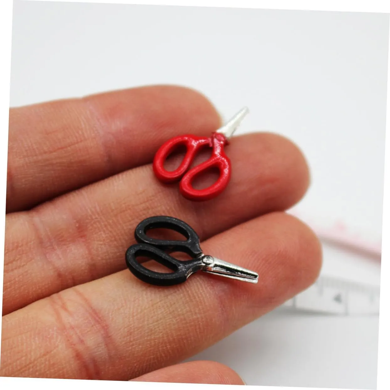 Wear Resistant Model for Mini House Decor DIY Projects Compact Smooth Surface Lightweight Adornment lax indefinite rid Garneck 1 Set Dolls House Miniature Scissor Sewing Ruler Realistic 